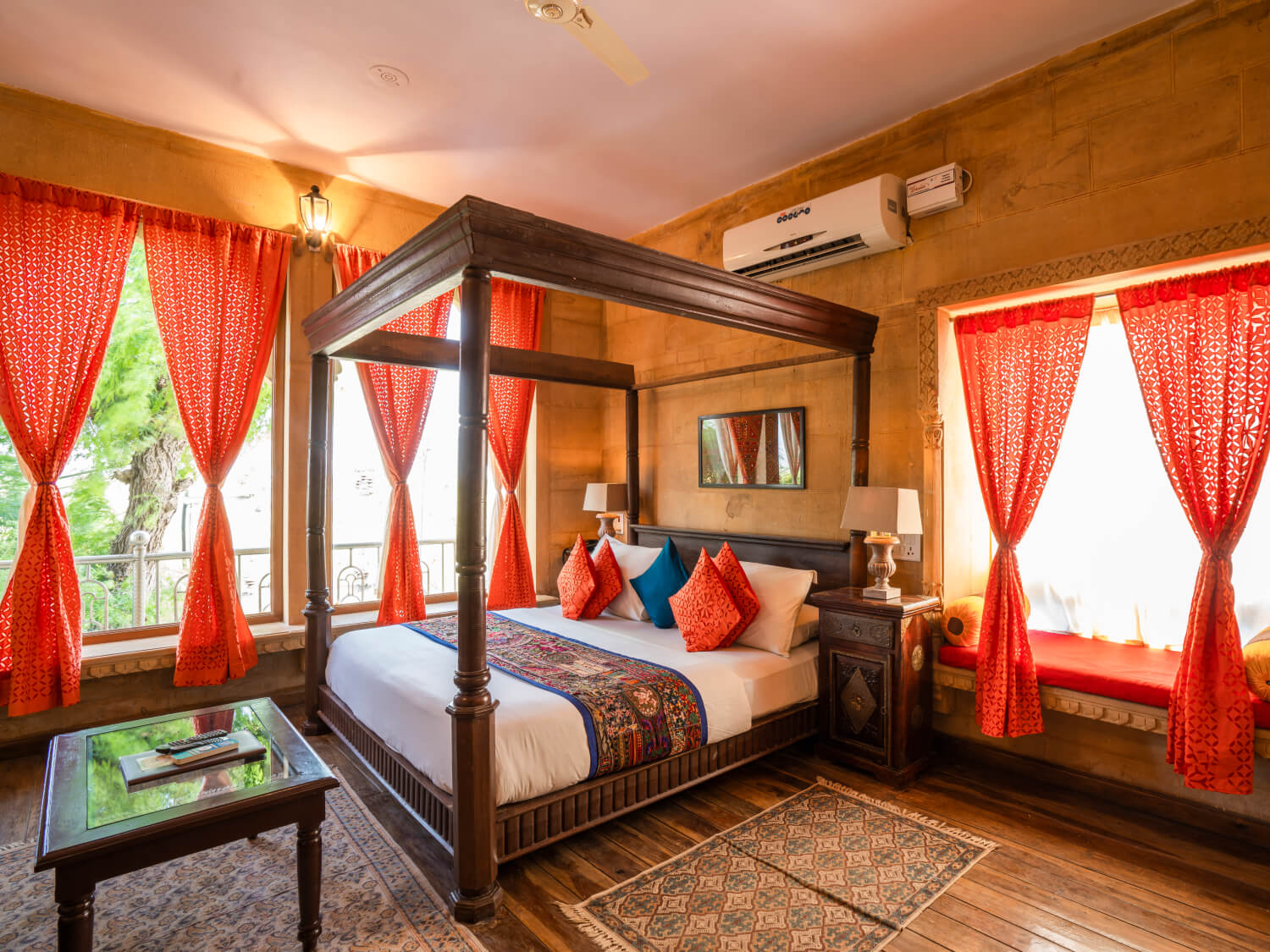Superior double room with desert view